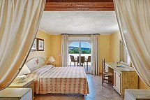 Colonna Beach Hotel