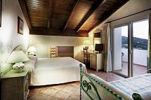 Colonna Beach Hotel