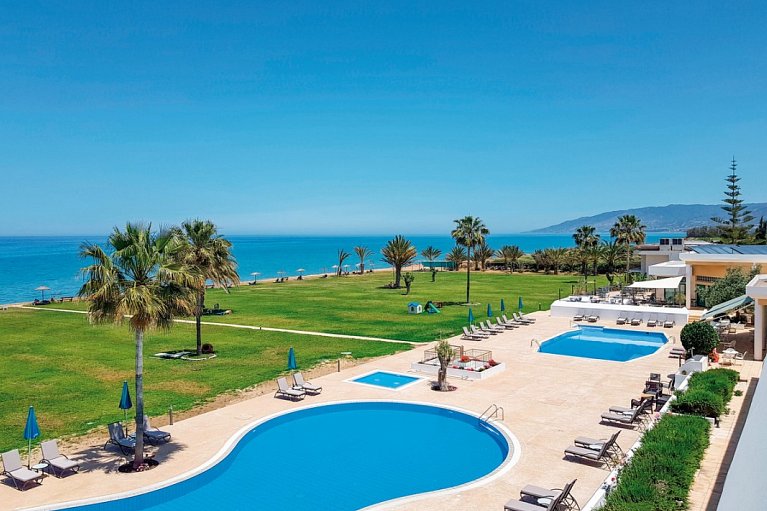 Natura Beach Hotel & Villas