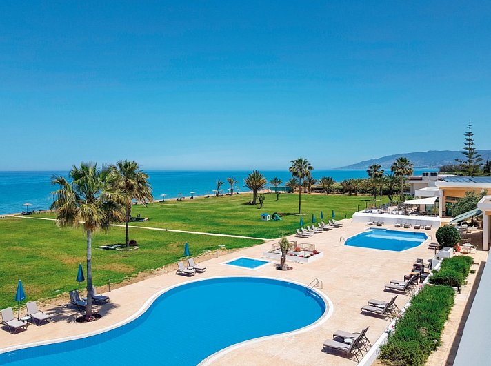 Natura Beach Hotel & Villas