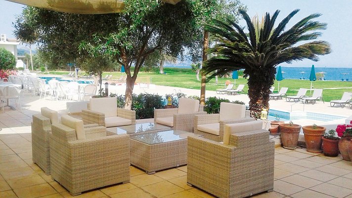 Natura Beach Hotel & Villas