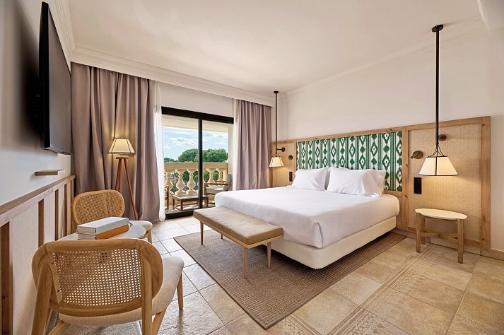 Sarena de Muro Resort Mallorca, part of Destination by Hyatt - Wohnbeispiel Doppelzimmer Deluxe 1 King Bed (Zimmercodierung DD1)