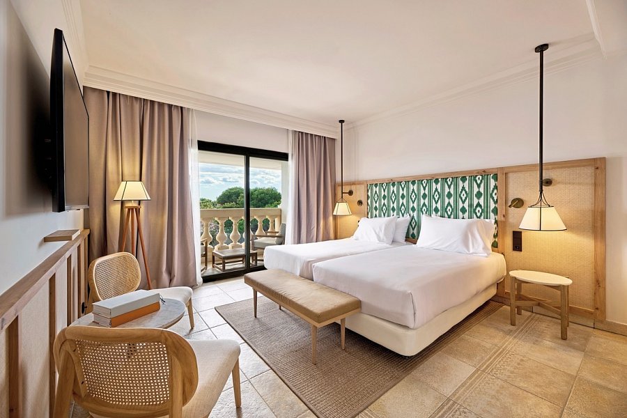 Sarena de Muro Resort Mallorca, part of Destination by Hyatt - Wohnbeispiel Doppelzimmer Deluxe 2 Twin Betten (Zimmercodierung DD2)