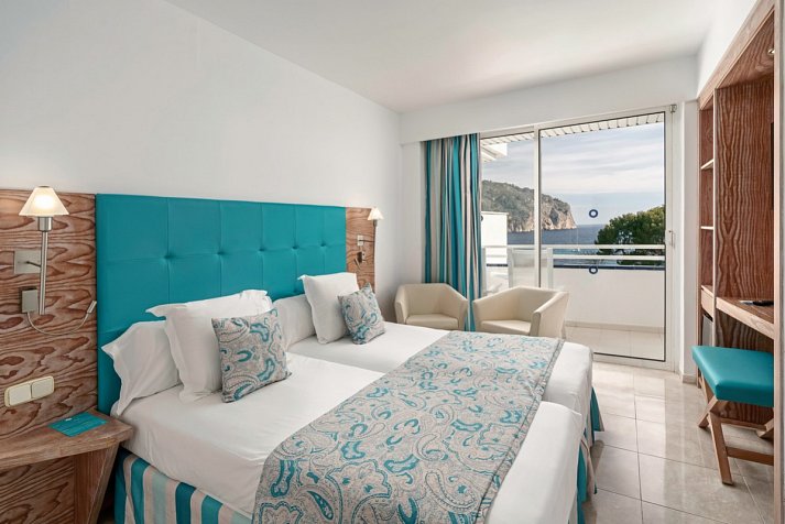 Alua Gran Camp de Mar - Wohnbeispiel Doppelzimmer frontaler Meerblick (Zimmercodierung D1M)