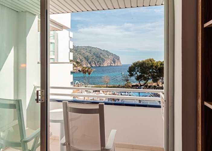 Alua Gran Camp de Mar - Wohnbeispiel Doppelzimmer frontaler Meerblick (Zimmercodierung D1M)