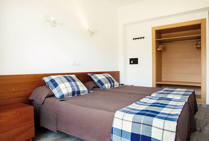 Villa Cati Hostal - Wohnbeispiel Doppelzimmer (Zimmercodierungen DB1 & DC1)