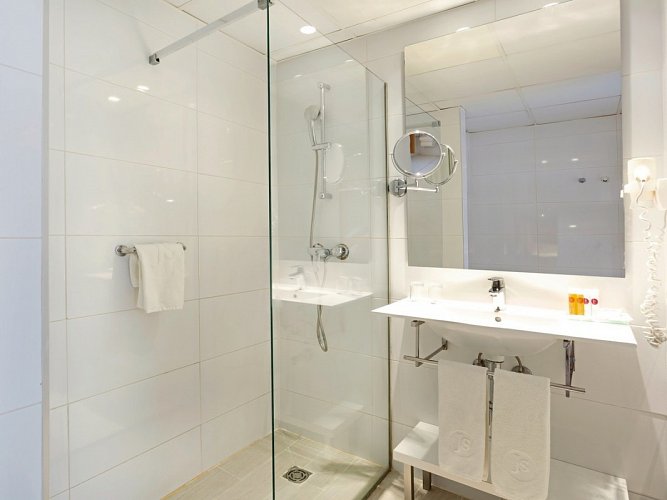 JS Palma Stay - Beispiel Bad Doppelzimmer (Zimmercodierung DB1)