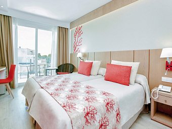 Universal Hotel Perla - Wohnbeispiel Doppelzimmer Bergblick (Zimmercodierung DBB)