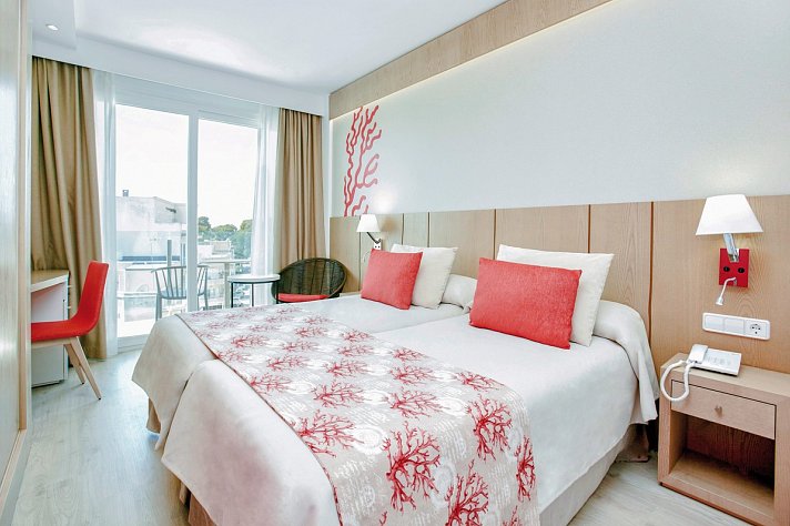 Universal Hotel Perla