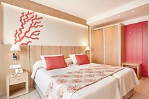 Universal Hotel Perla - Wohnbeispiel Doppelzimmer Bergblick (Zimmercodierung DBB)