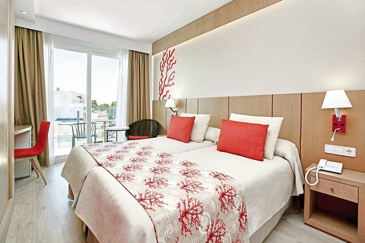 Universal Hotel Perla