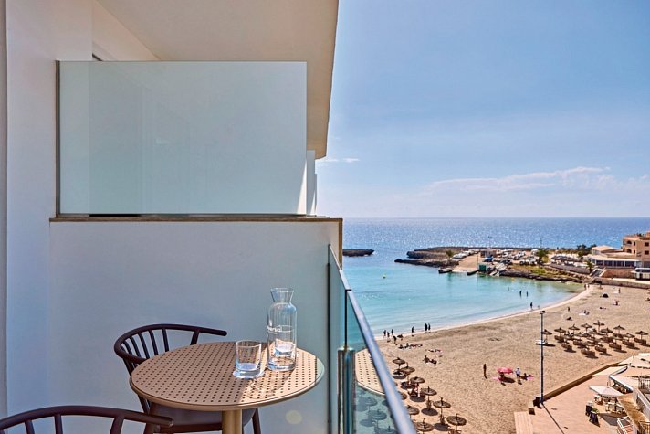 Universal Hotel Perla