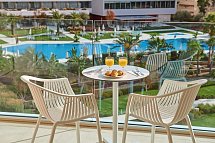 Hipotels Gran Playa de Palma - Beispiel Balkon Doppelzimmer Poolblick (Zimmercodierung DBP)