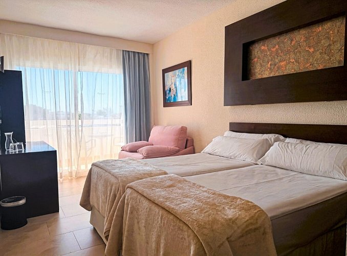 Condesa - Wohnbeispiel Doppelzimmer seitl. Meerblick (Zimmercodierung DBN)
