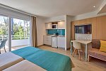 Universal Aparthotel Elisa