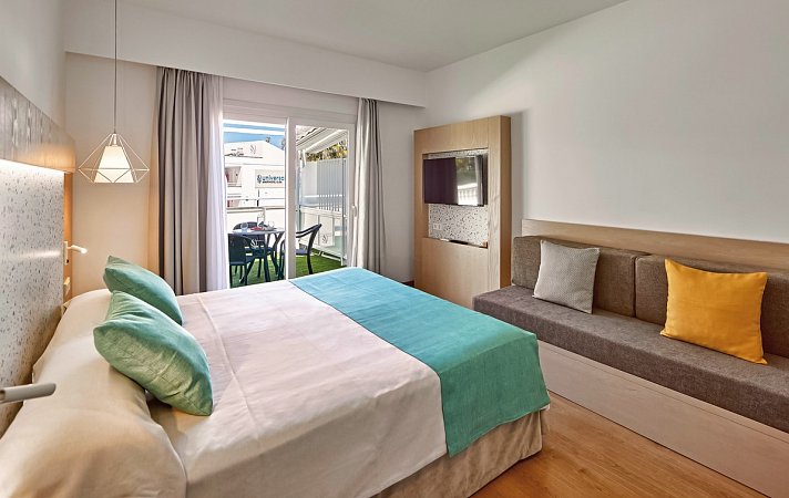 Universal Aparthotel Elisa