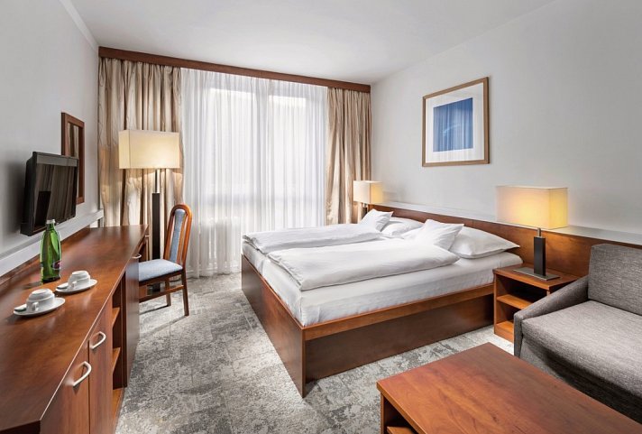 Pinia Hotel & Resort - Wohnbeispiel Doppelzimmer Standard mit Balkon (Zimmercodierungen DG2, DG3 & DC1)