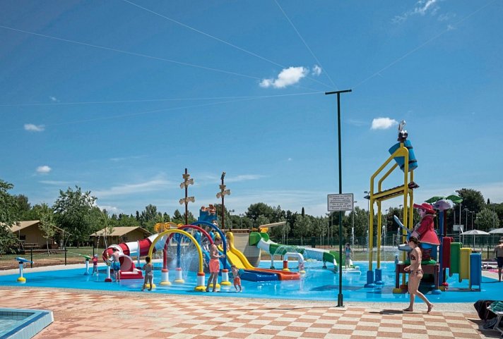 Bi Village Mobile Homes (by Happy Camp)