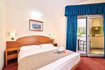 Villa Galijot Plava Laguna - Wohnbeispiel Familienzimmer Meerseite (Zimmercodierung FBC)