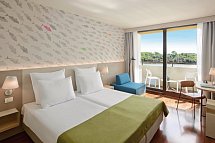Island Hotel Istra - Wohnbeispiel DZ Superior Meerseite für 3 Pers. (Zimmercodierung TSC)