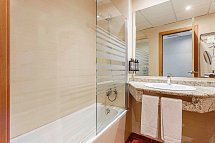 Best Cambrils - Badbeispiel Doppelzimmer (Zimmercodierung DB1)