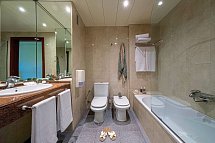 Estival Park Silmar - Badbeispiel Doppelzimmer Standard (Zimmercodierung DG1)