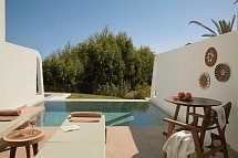 Absolute Kiotari Resort - Wohnbeispiel Doppelzimmer Superior Privatpool (Zimmercodierung DS2)
