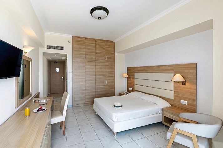 Belair Beach - Wohnbeispiel Doppelzimmer seitl. Meerblick (Zimmercodierung D1N)