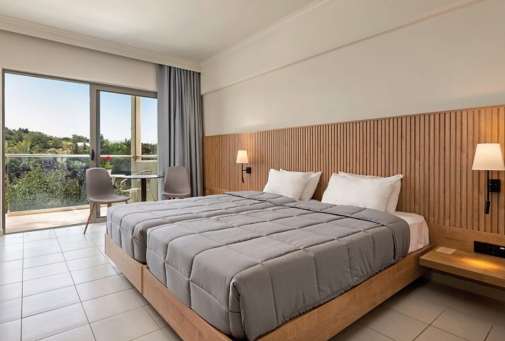 Kresten Palace Hotel - Wohnbeispiel Doppelzimmer Gartenblick (Zimmercodierung DBG)