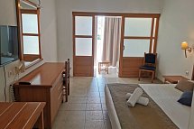 Cyprotel Faliraki - Wohnbeispiel Familienzimmer Schiebetür (Zimmercodierung FB4)