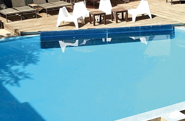 Amphitryon City Hotel