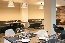 Amphitryon City Hotel