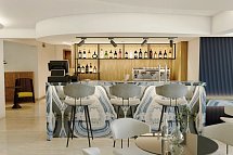 Amphitryon City Hotel