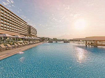 Amada Colossos Resort