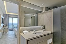 Amada Colossos Resort - Badbeispiel Doppelzimmer Meerblick (Zimmercodierungen D2M & D1M)
