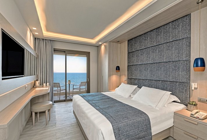 Amada Colossos Resort - Wohnbeispiel Doppelzimmer Meerblick (Zimmercodierungen D1M & D2M)