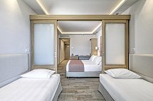 Amada Colossos Resort - Wohnbeispiel Familienzimmer Courtyard (Zimmercodierung FB2)