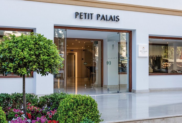 Canvas by Mitsis Petit Palais