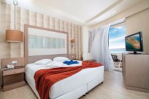 Pegasos Deluxe Beach Hotel - Wohnbeispiel Doppelzimmer Deluxe Meerblick (Zimmercodierung DD1)