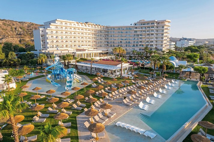 Pegasos Deluxe Beach Hotel