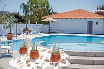 Tinas Plus Hotel