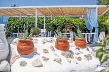 Tinas Plus Hotel