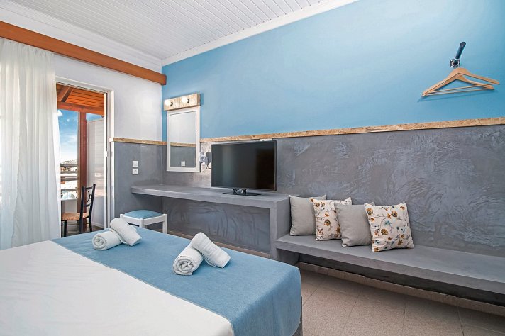 Tinas Plus Hotel