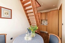 Asgard´s Strand- und Wellnesshotels (Asgard + Midgard + Meereswarte) - Wohnbeispiel Appartement 1 Schlafzimmer Waldseite mit Balkon (Zimmercodierung AB3)