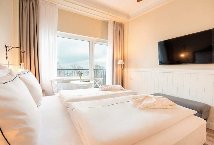 Strandhotel Ahlbeck - Wohnbeispiel Doppelzimmer Deluxe (Zimmercodierung DD1)