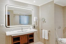 Diamond Beach by Pearl Resort - Beispiel Bad Maldives Lake Room (Zimmercodierung D3I)