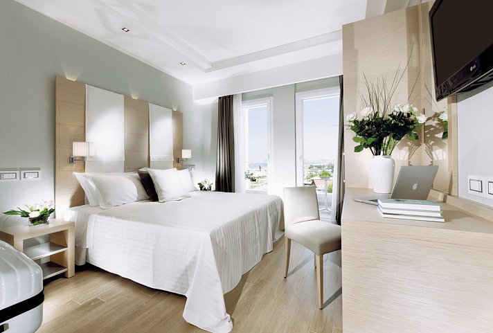 Hotel Ambasciatori - Wohnbsp. Doppelzi. Superior seitl. Meerblick (Zimmercodierung DSN)