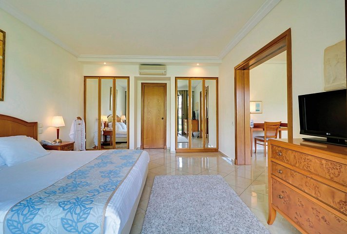 Aegean Melathron - Wohnbeispiel Suite Meerblick (Zimmercodierung WBM)