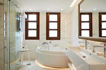 Anthemus Sea Beach Hotel & Spa - Badezimmer Suite Meeresfront (Zimmercodierung WBO)