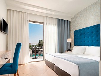 Flegra Palace - Wohnbeispiel Premium Poolblick (Zimmercodierung DMP)